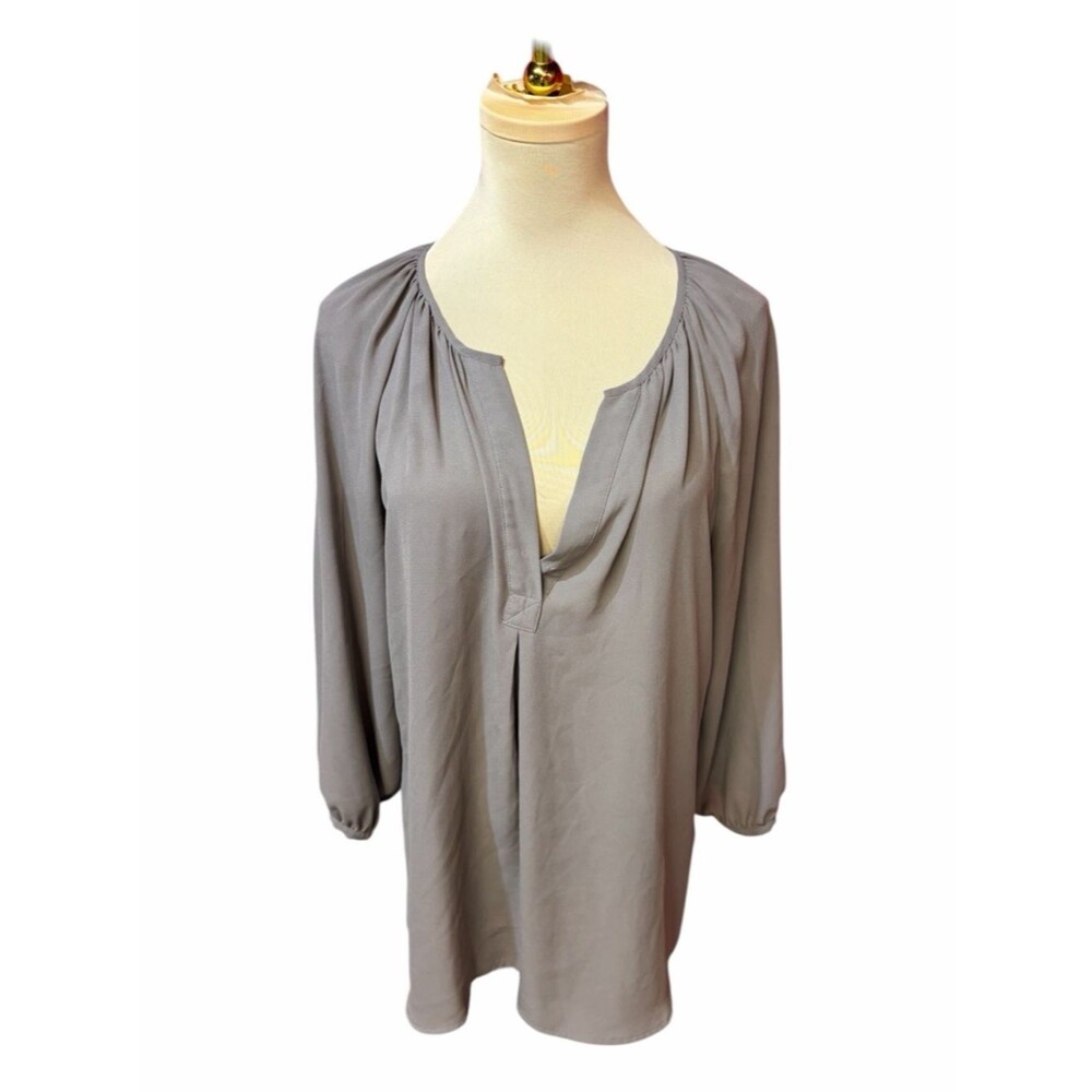 Violet & Claire Gray Split Neck Tunic Blouse Long Sleeve Flowy Top Size L